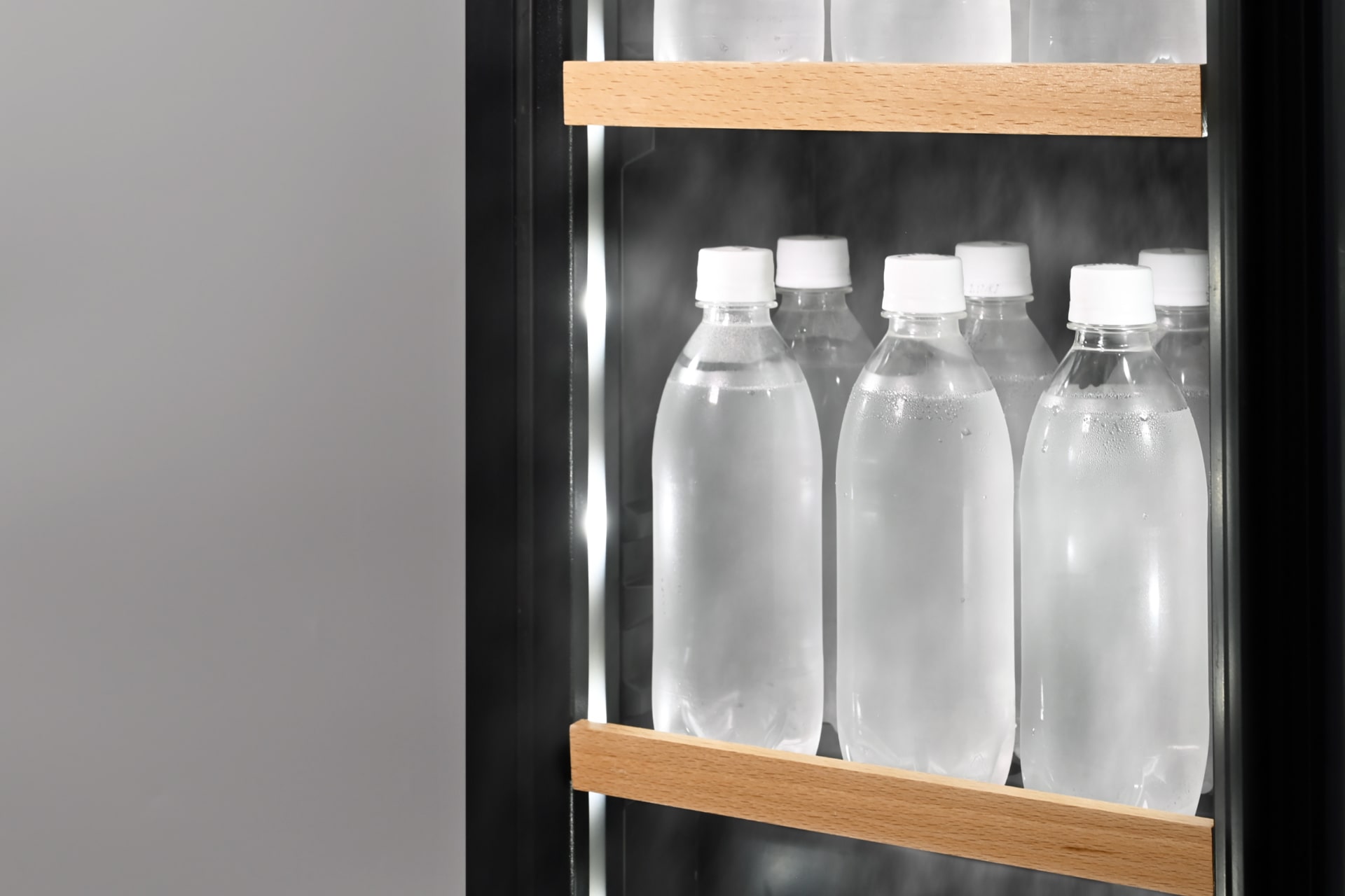 ZERO CHILLEDで冷やされているペットボトルの画像